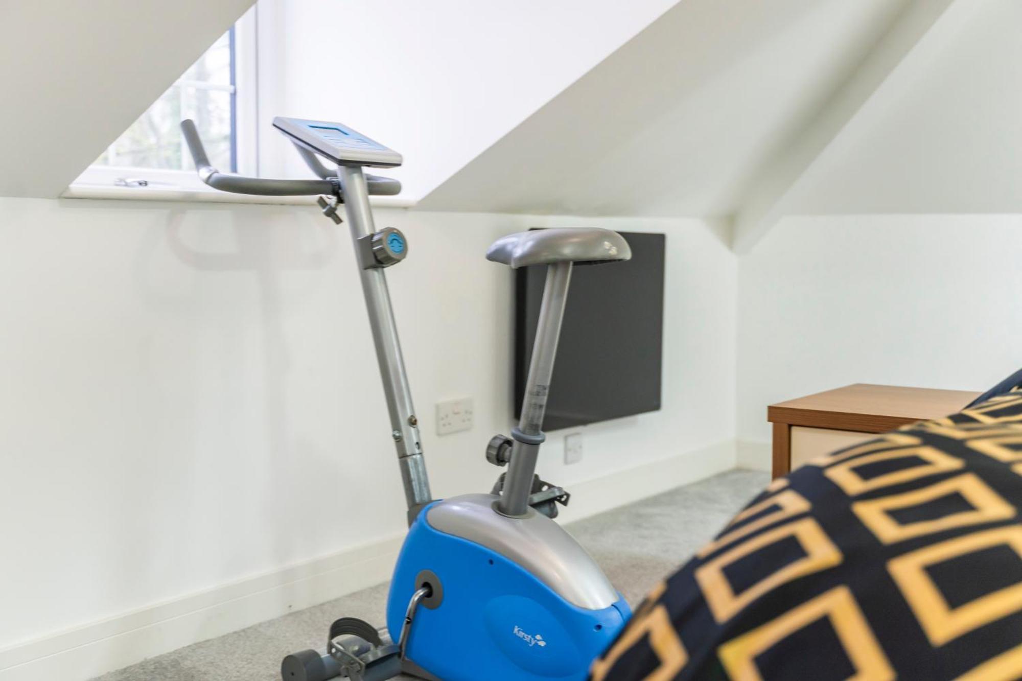 Exquisite 2-Bedroom Penthouse-Sleeps 7-Free Parking With Workstations & High-Speed Wifi Birmingham Luaran gambar